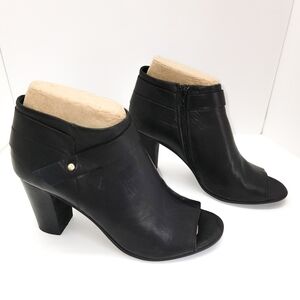 Steve Madden Black Leather Womens Sz.10 Peep Toe Side Zipper Chunky Heel Bootie